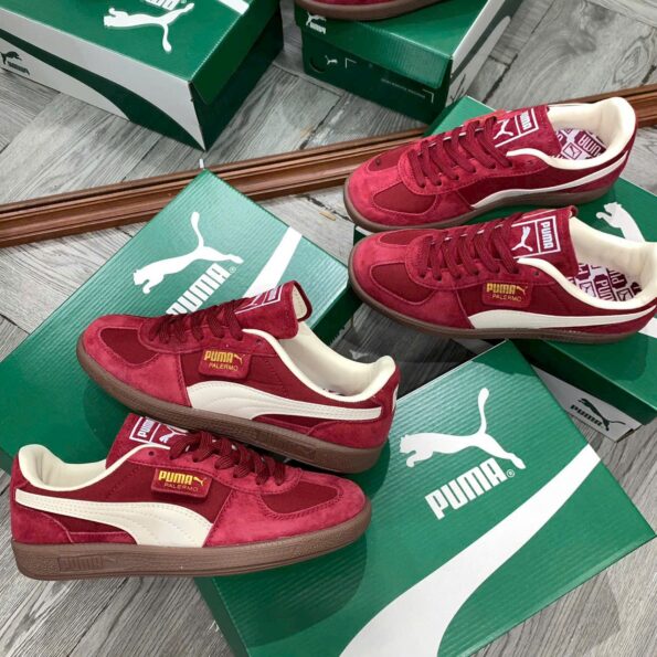 Puma Palermo OG phối màu xanh dương/trắng, tag vàng đặc trưng, chất liệu da lộn cao cấp.