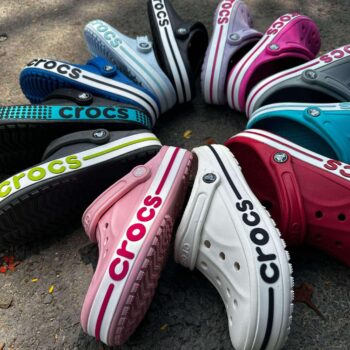 Crocs Bayaband Unisex – phối màu thể thao, đế chống trượt, phù hợp nam nữ, chính hãng Crocs.