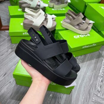 Giày nữ Crocs Brooklyn Upper Low Wedge đủ màu, bản VIP chuẩn Auth 99%, đế xuồng 7,5cm, quai sau chắc chắn.