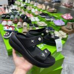 Dép Crocs Crush Sandal Hai Quai Đế Cao 6CM Đen – Bản VIP Chuẩn Auth 6