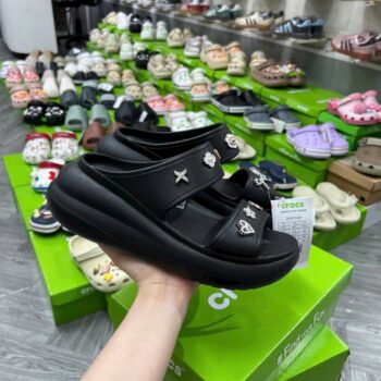 Dép Crocs Crush Sandal hai quai đế cao 6cm, bản VIP chuẩn Auth, màu trắng, chất liệu Croslite, lỗ gắn Jibbitz charms.