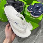 Dép Xỏ Ngón Unisex Crocs Bayaband – Trắng – Bản VIP Chuẩn Auth 2