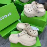 [Ảnh Thật] Dép Clog Unisex Crocs Bella Màu Kem  – Bản VIP Chuẩn Auth 99%, Tặng Charms