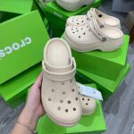 [Ảnh Thật] Dép Clog Unisex Crocs Bella Màu Kem  – Bản VIP Chuẩn Auth 99%, Tặng Charms