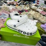 Crocs Bayaband Unisex – phối màu thể thao, đế chống trượt, phù hợp nam nữ, chính hãng Crocs.
